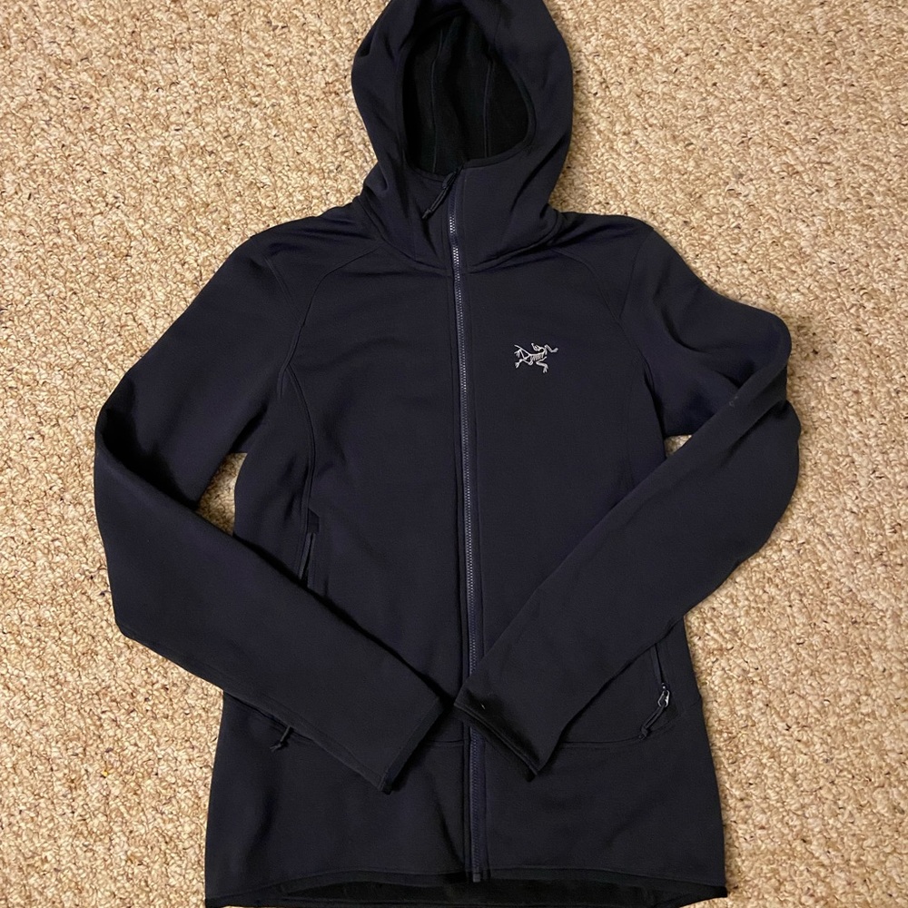 Kyanite Arcteryx women’s hoodie sweater — blue — size M